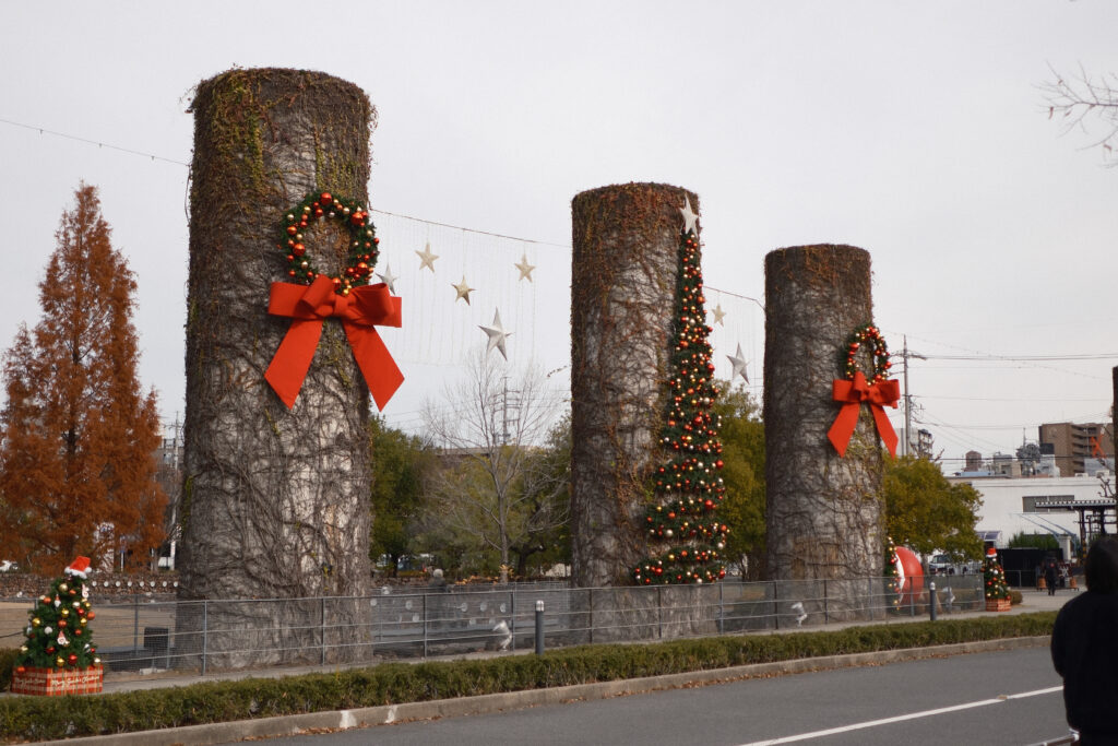 道反対側のクリスマスデコレーション