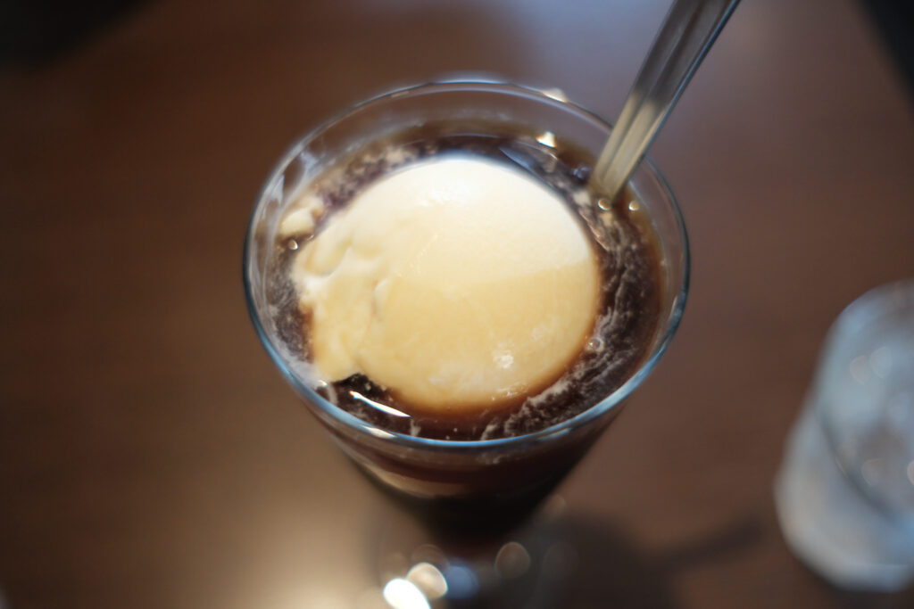 珈琲館「麗」のコーヒーフロート