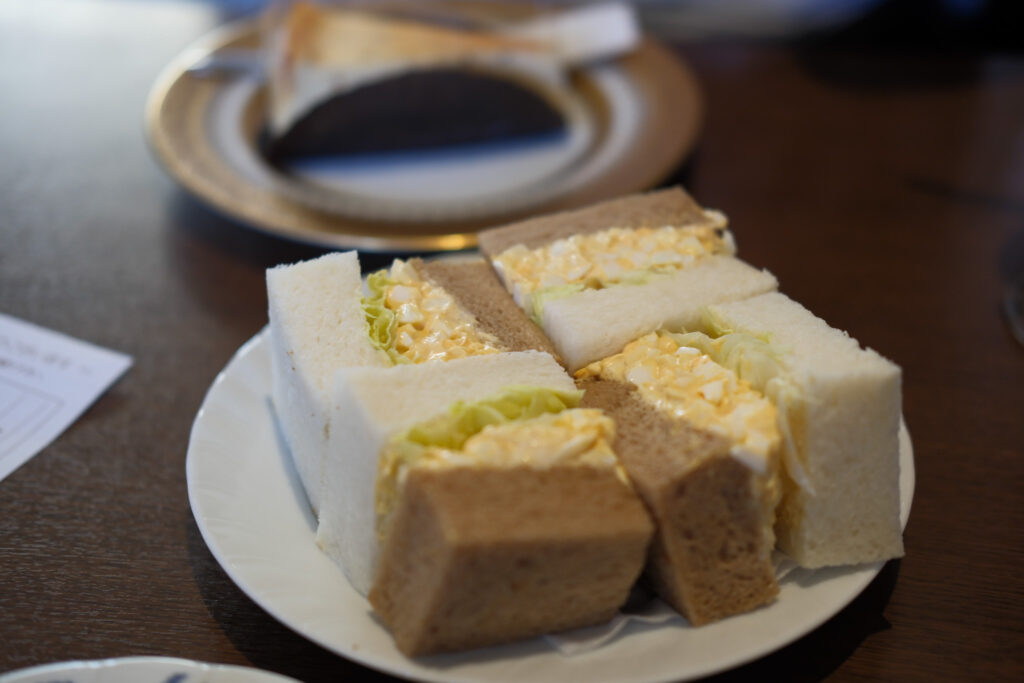 珈琲館「麗」のハーフサンド