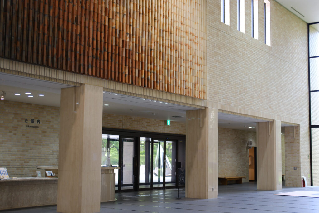 三重県立美術館