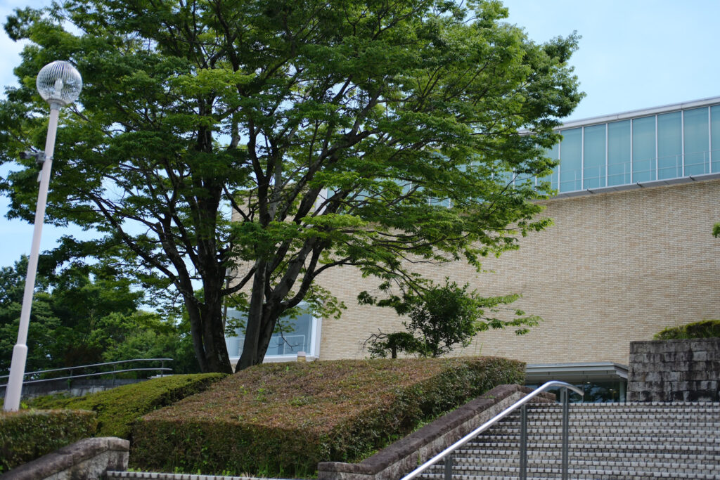 三重県立美術館