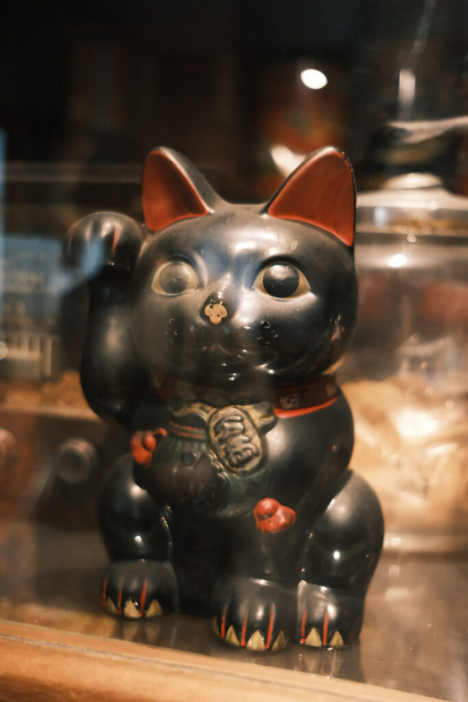 黒い招き猫